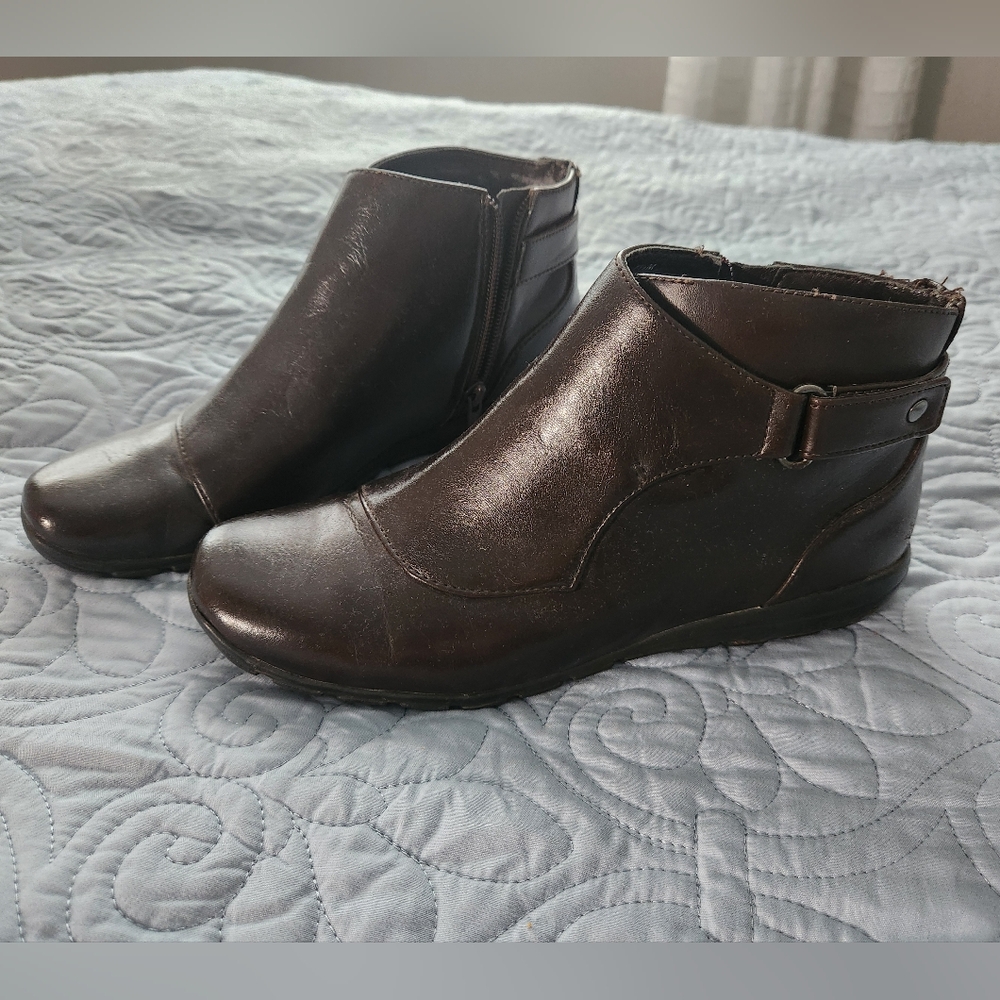 Easy Spirit Ankle Boots